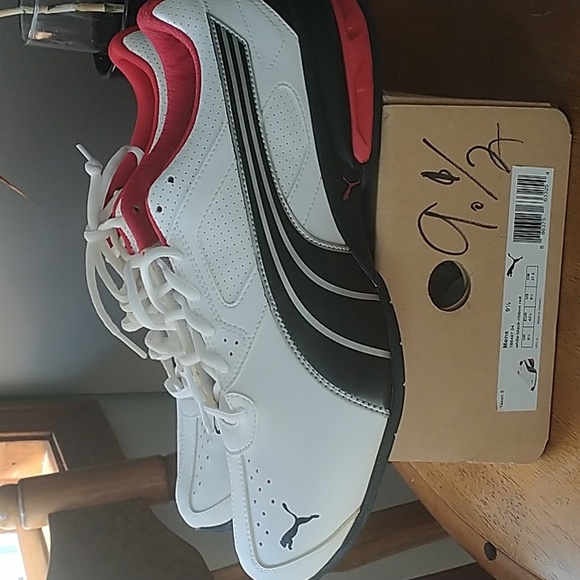 Puma - Picture 2 of 4